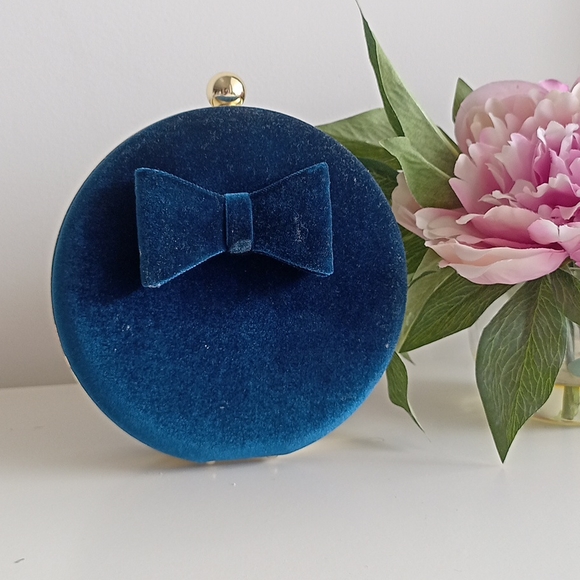 REVIEW Locky Teal Blue Green Velvet Clutch Purse Crossbody Bag NWT - Picture 4 of 6